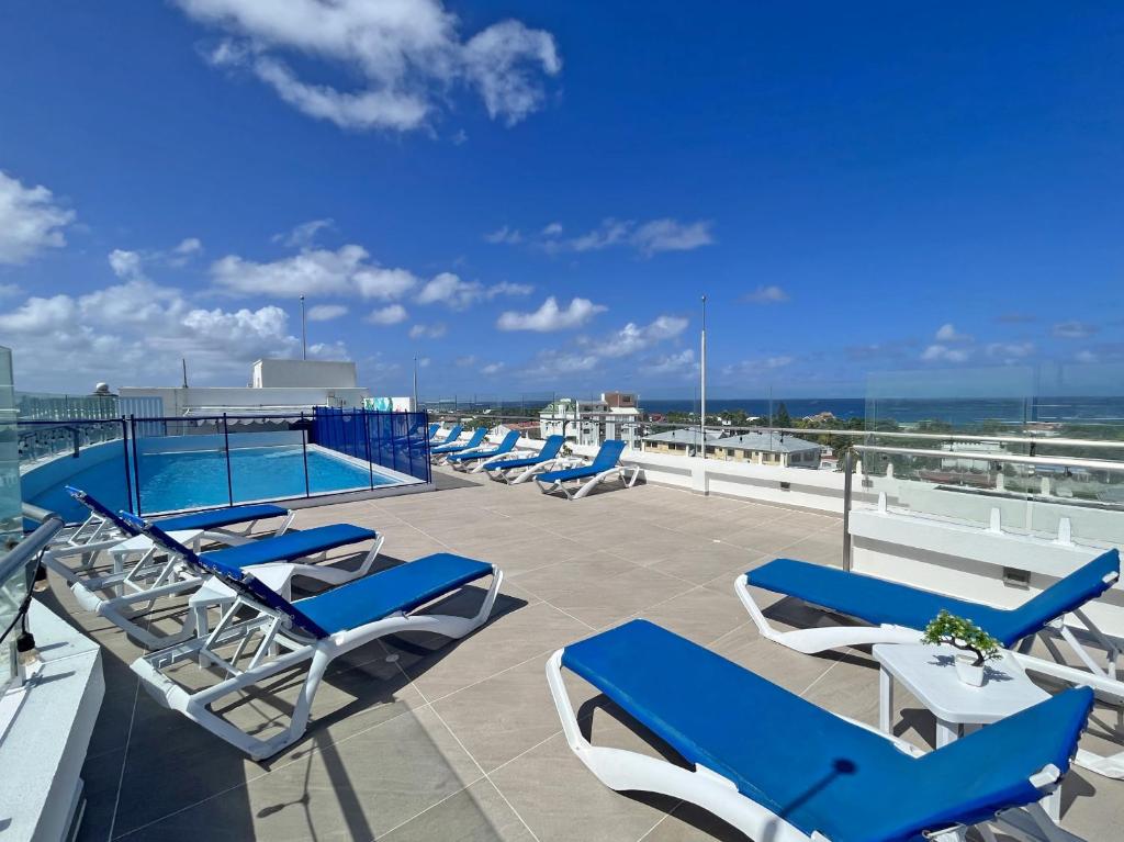 Hotel Azure Bay
