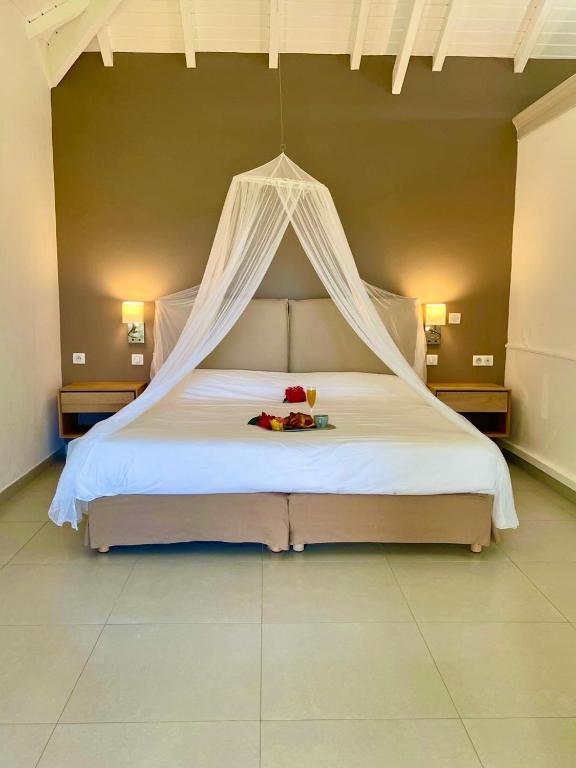 Plantation House Suites