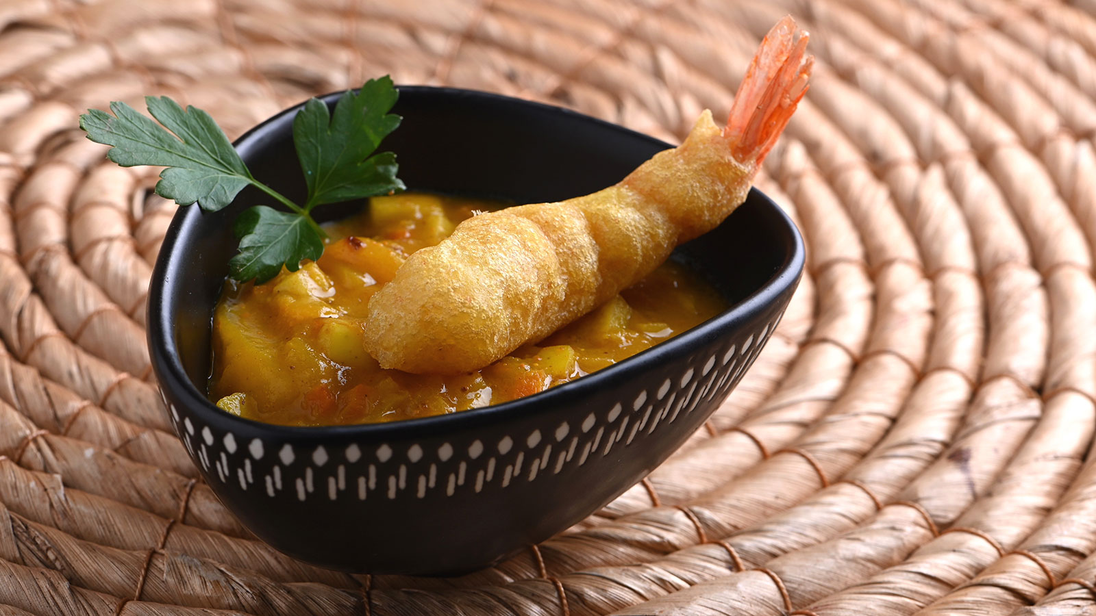 Gambas en gabardina con salsa de curry