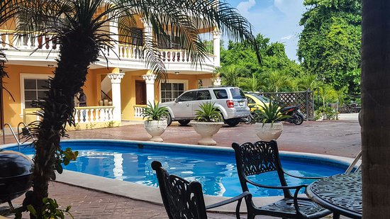 Beachfront Apartment with Resort Amenities