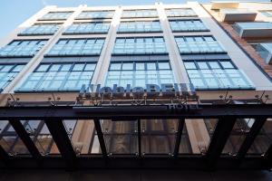 Romantic Hotel F