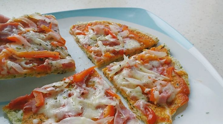 Pizza de pepperoni con masa de calabacín