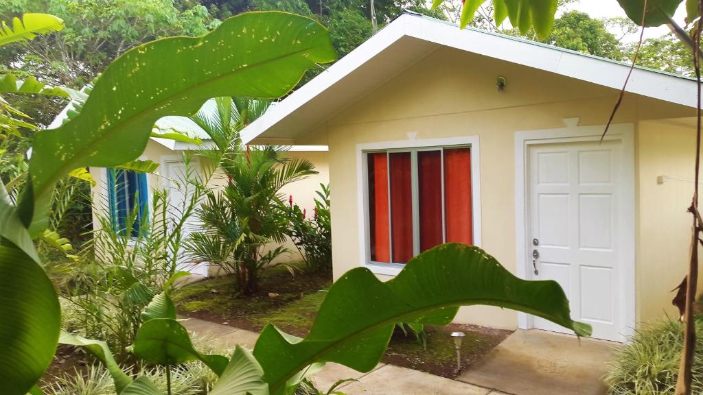 Tropical Paradise Bungalow