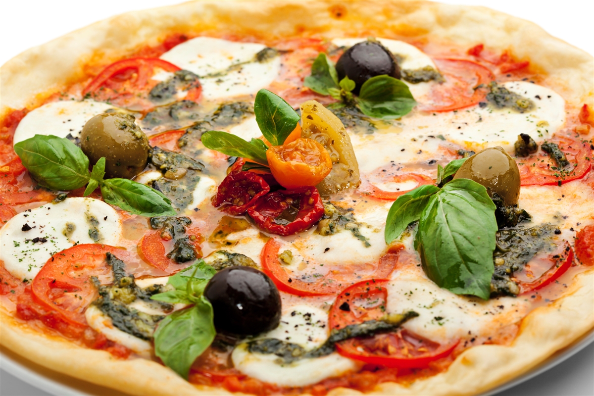 Pizza Margherita con aceitunas