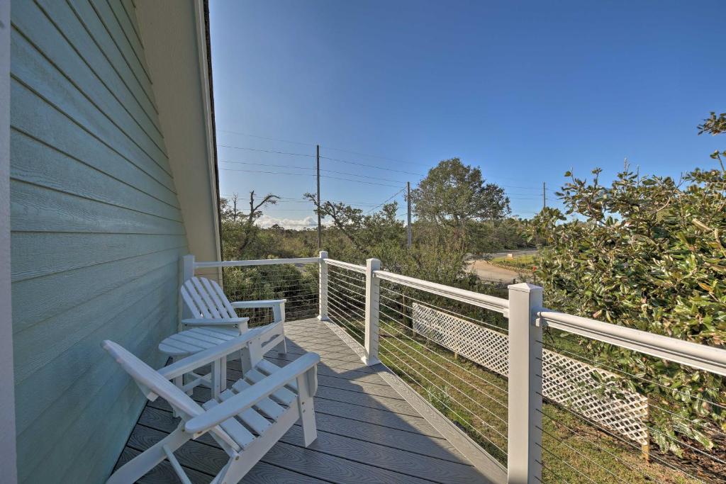 Seaside Bungalow with Private Access to the Beach