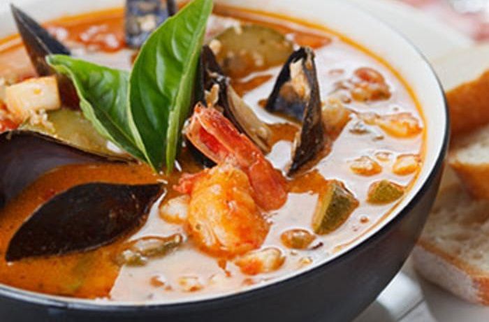 Sopa de mariscos chilena