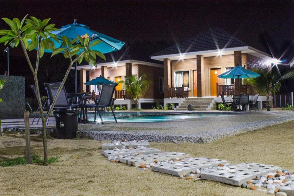 Seaside Hotel Woof & Meow