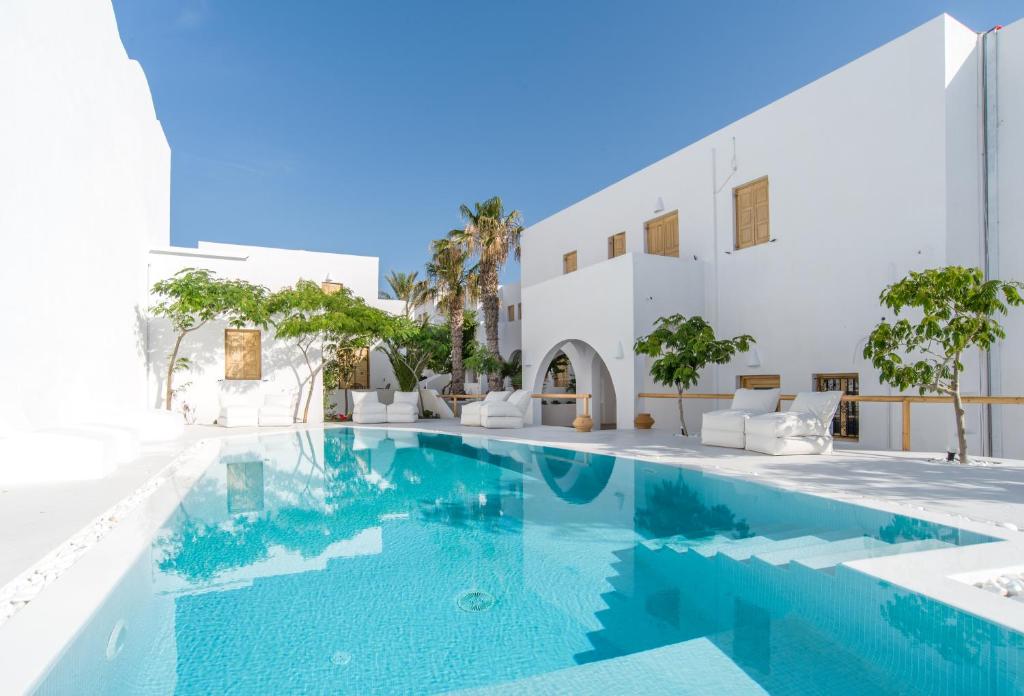 Blue White Boutique Hotel