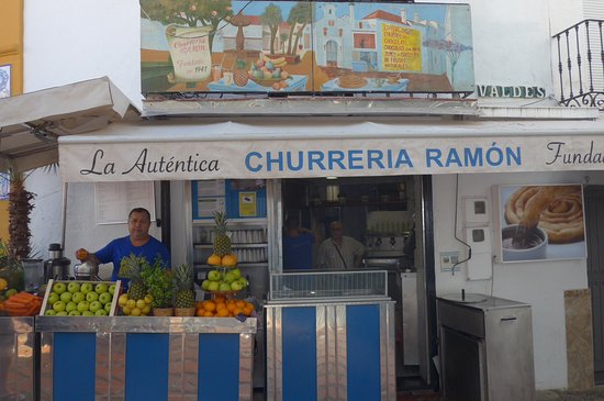8. Churros con Chocolate