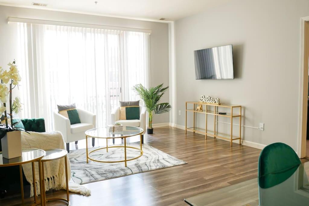 Business Hotel with Smart TV