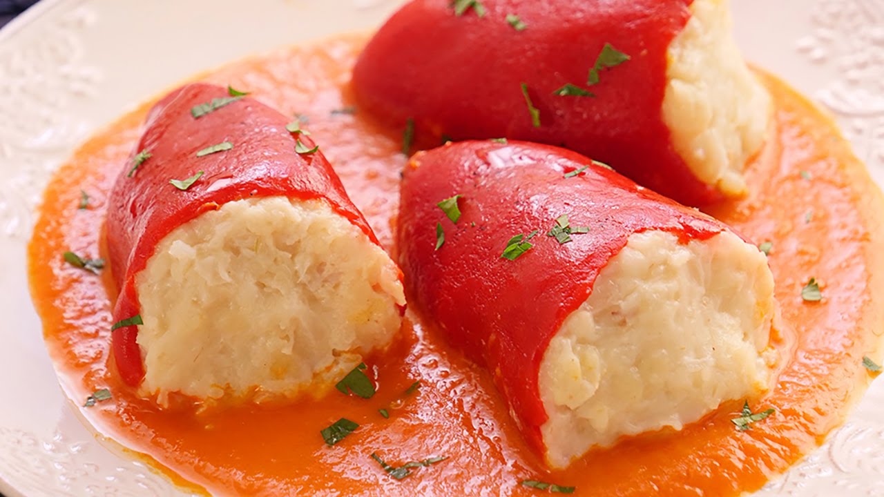 Receta de Pimientos de piquillo rellenos de bacalao con salsa de piquillos