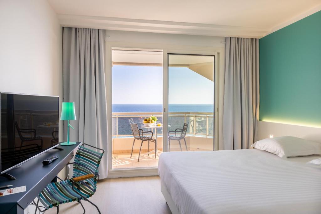 7. Hotel Riva
