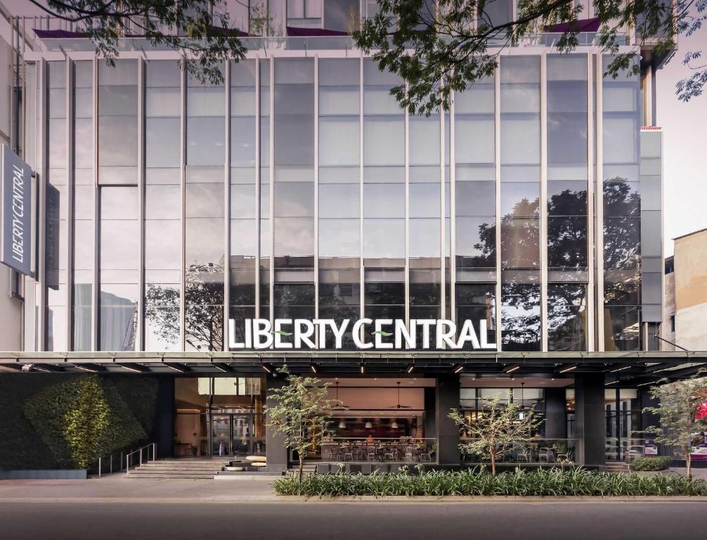 6. Liberty Central Saigon Citypoint Hotel