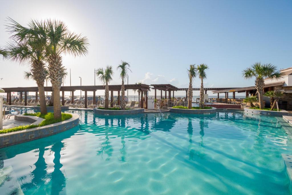 Seaside Inn with Oceanfront Balcony Rooms