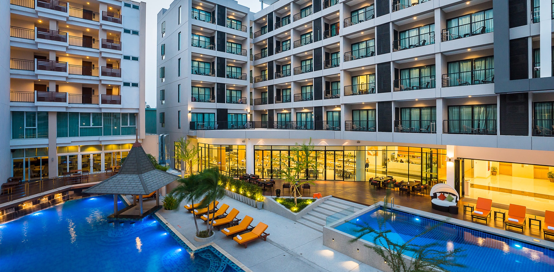 Hotel J