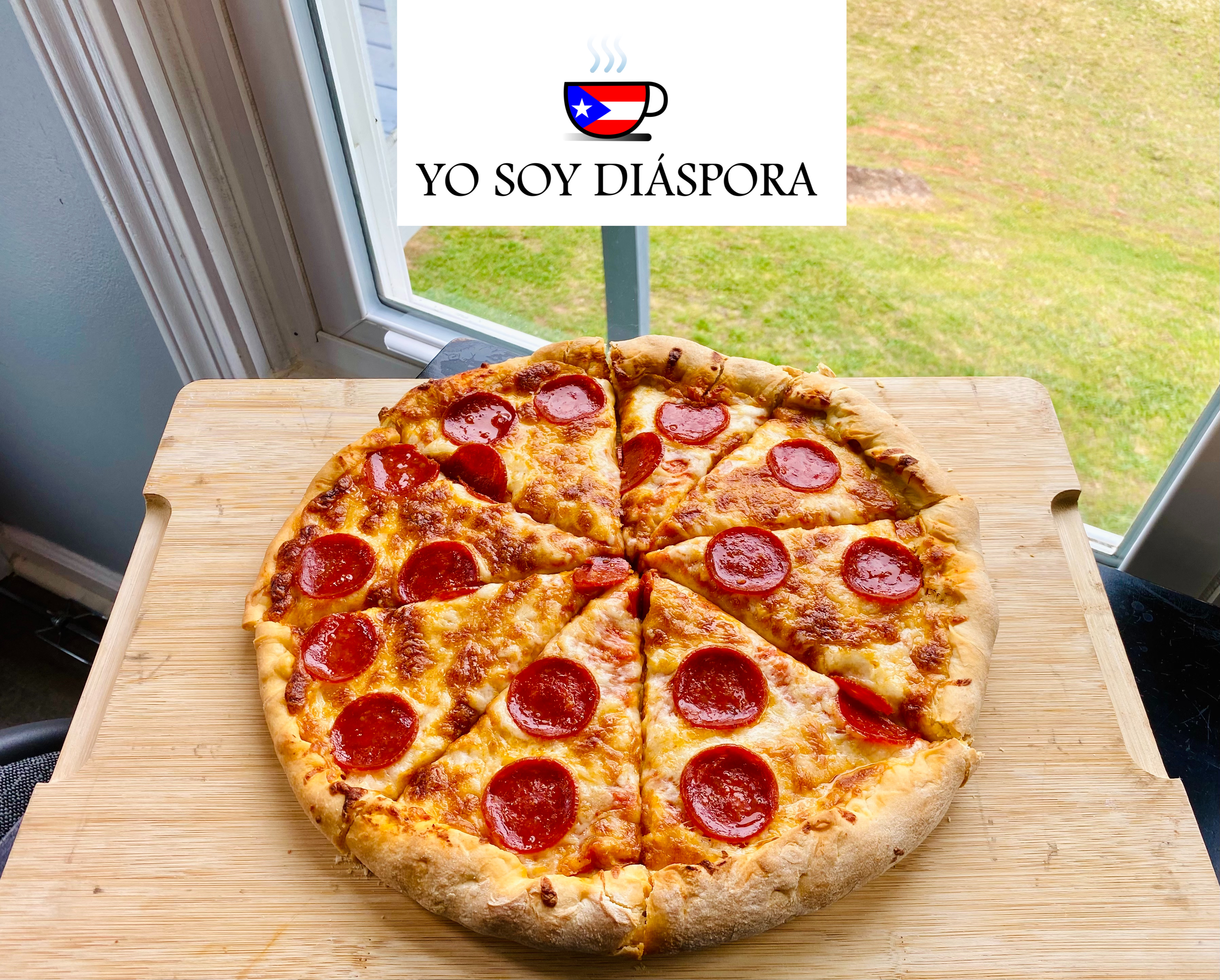 Pizza de pepperoni con masa de harina de coco