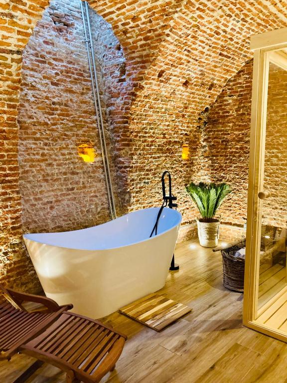 Pet-Friendly Apartment near Prado Museum