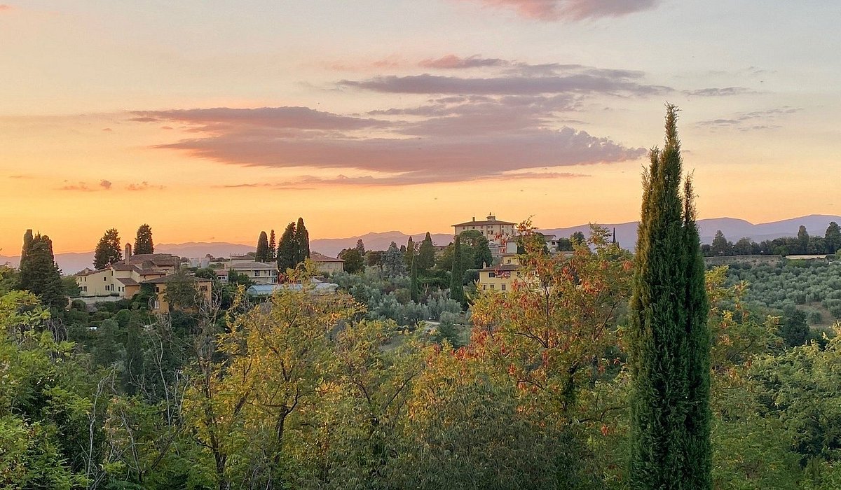 Discover the Oltrarno neighborhood