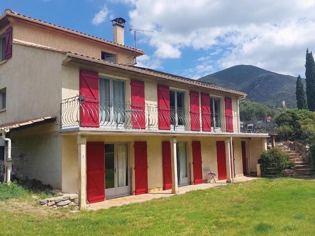 Pet-Friendly Villa with Fenced Yard