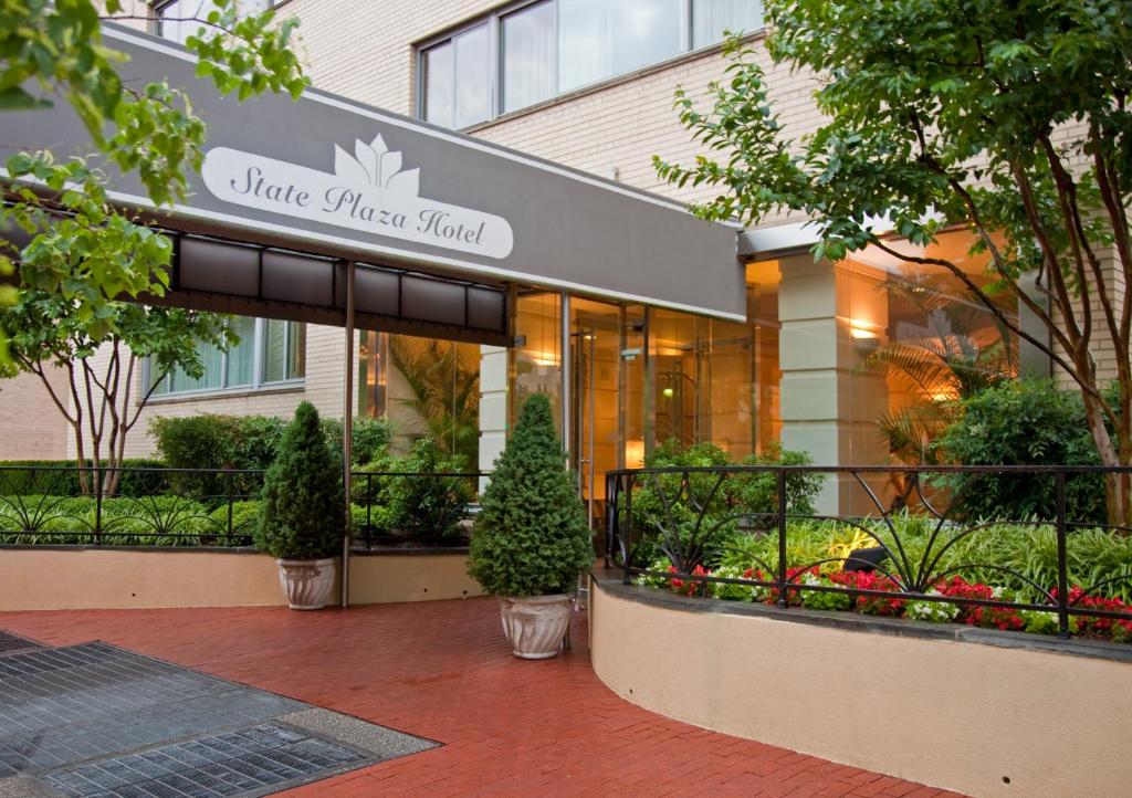 Memorial Plaza Hotel