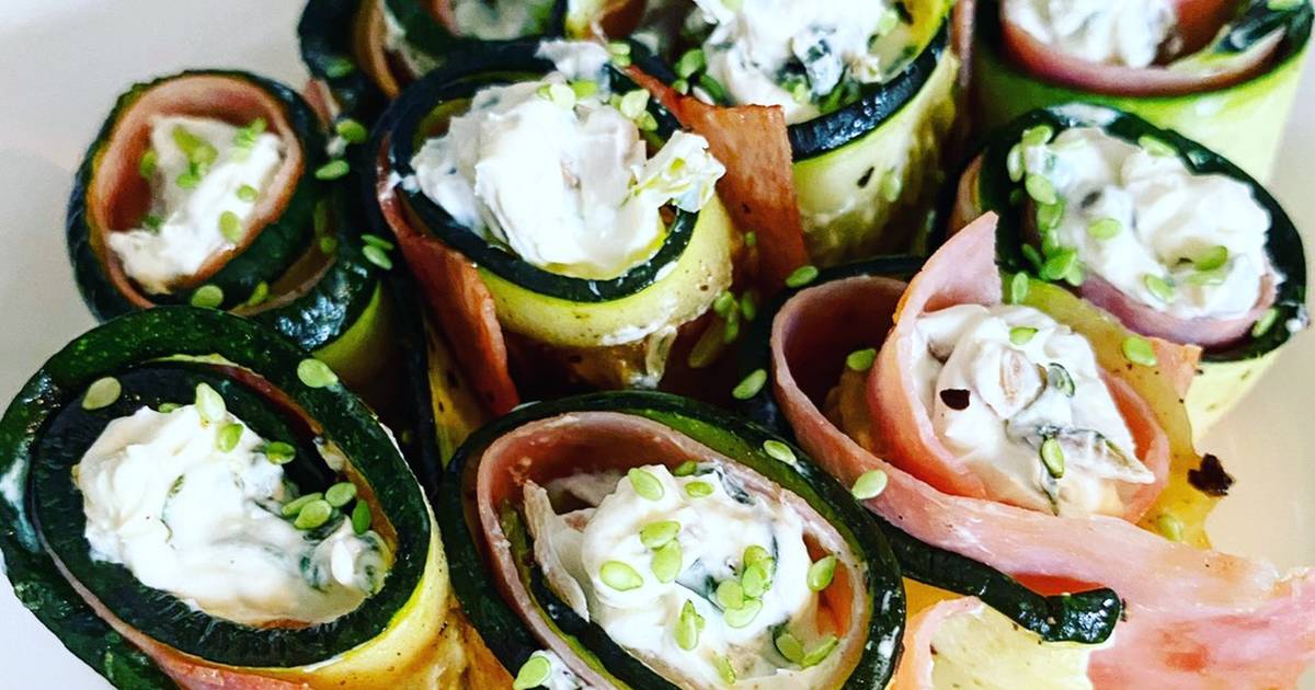 Pimientos del piquillo rellenos de queso de cabra y tomates secos