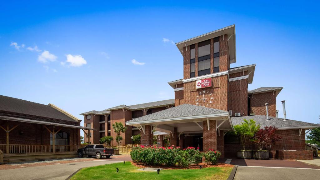 Coastline Suites