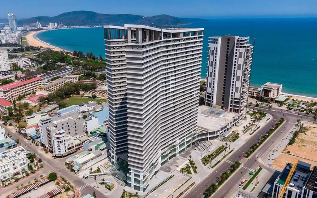 Seaview Apartment with Balcony