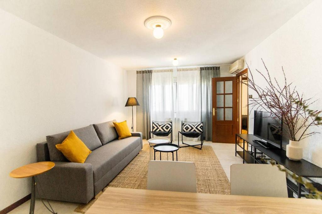 Bright Apartment in Retiro