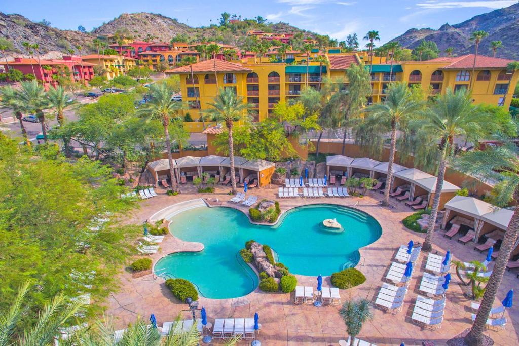 Pointe Hilton Tapatio Cliffs Resort