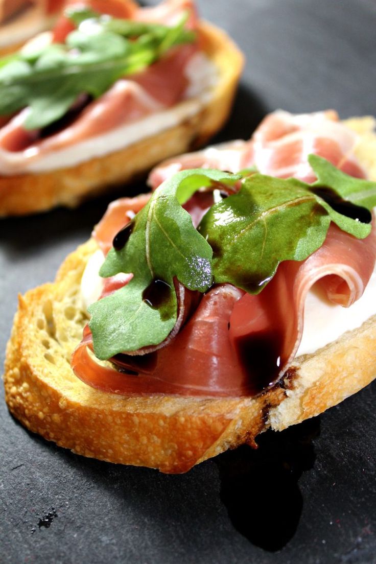 Bruschetta de higos y prosciutto