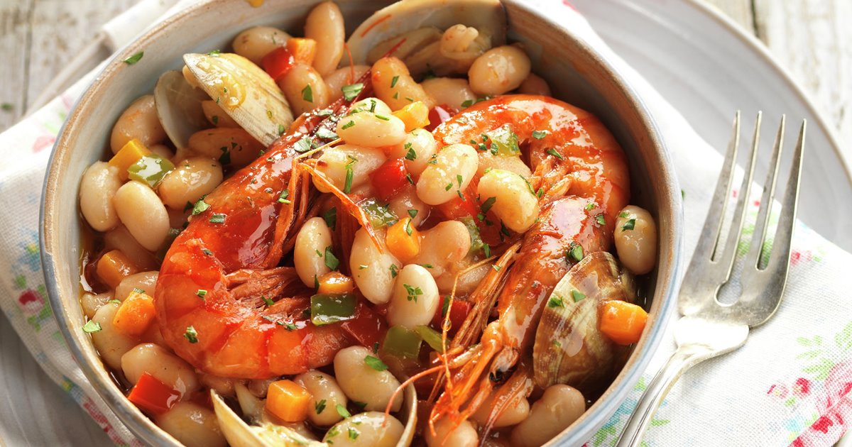 Receta de Pochas con almejas y gambas