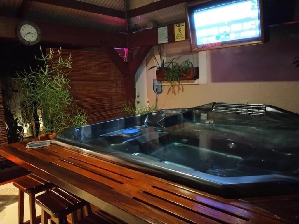 Apartment with Private Jacuzzi