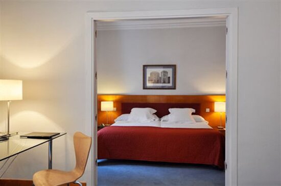 Cozy Apartment with Prado Museum Views
