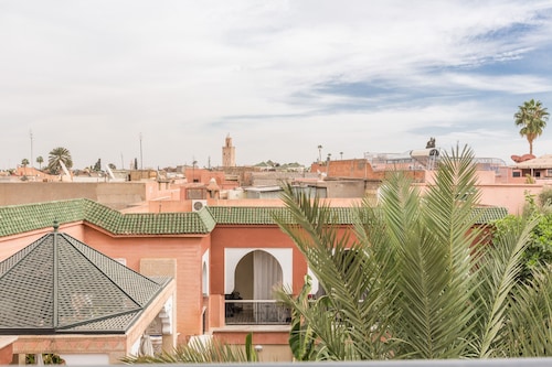 Riad Airport Palace