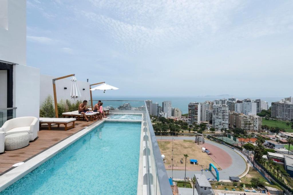 Stylish Apartment with Ocean Views