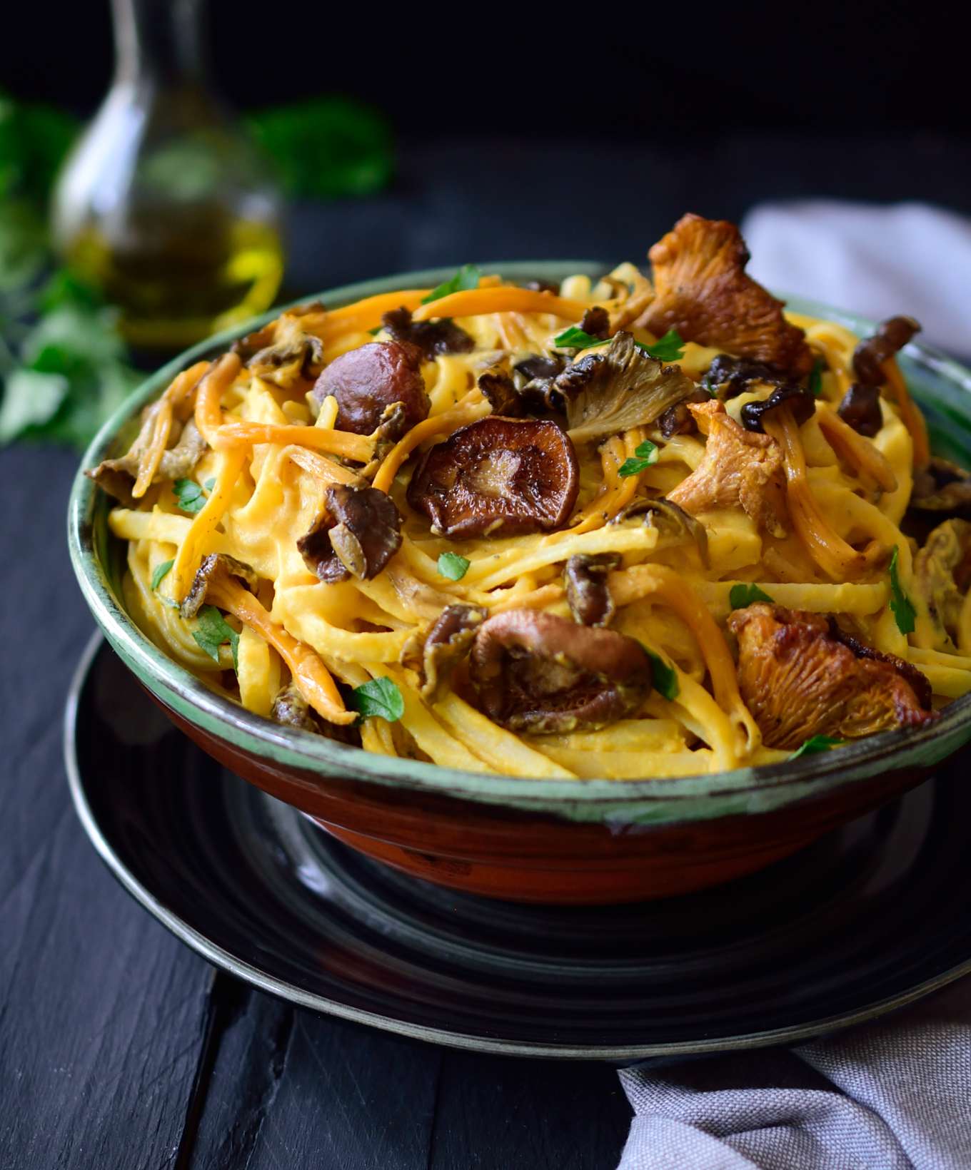 Tagliatelle con salsa de setas y calabaza