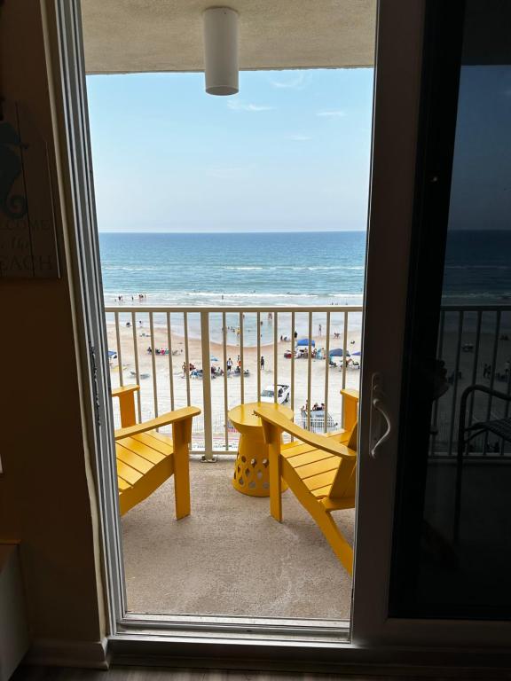 Oceanfront Oasis Hotel