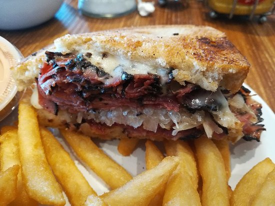 Mo's Bagels & Deli