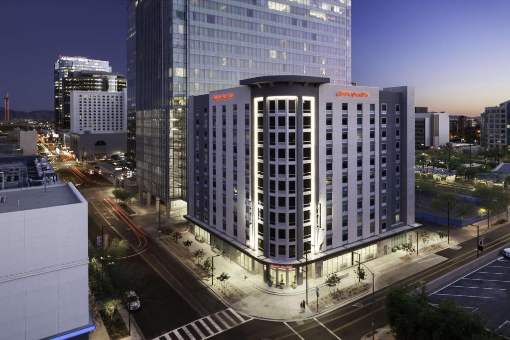 10. Hampton Inn & Suites Phoenix Downtown