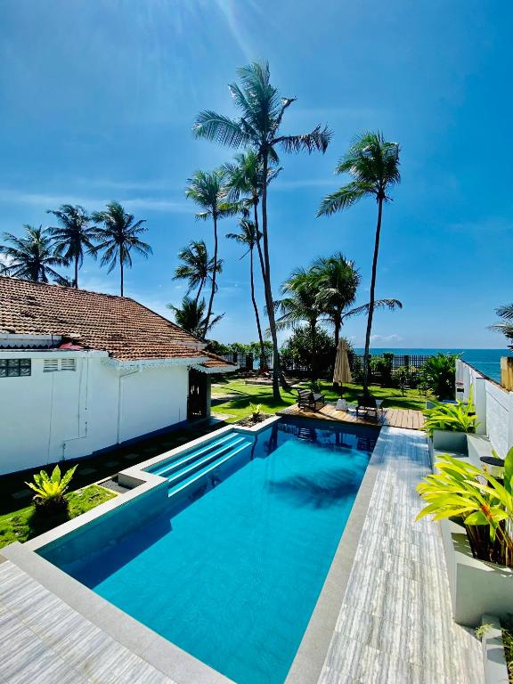 Villa Seafront Haven