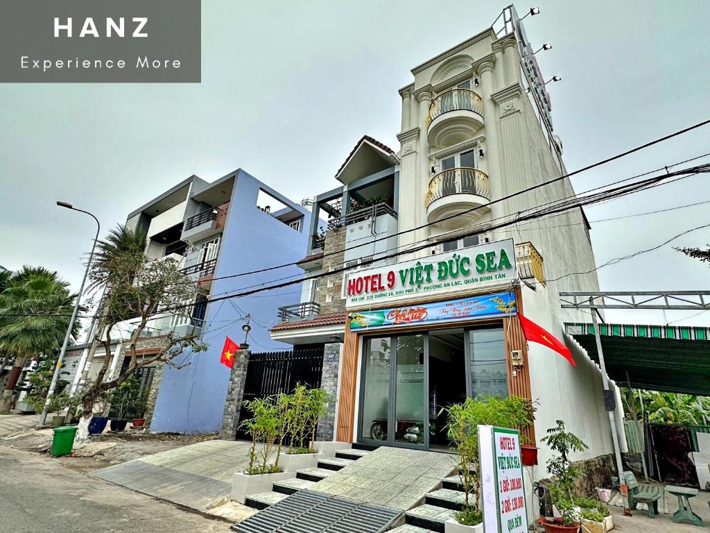 6. Aeon Mall Binh Tan