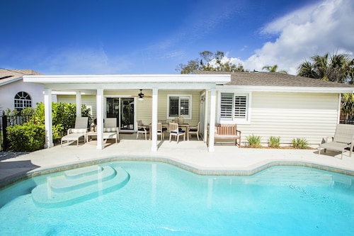 Charming Beach Cottage