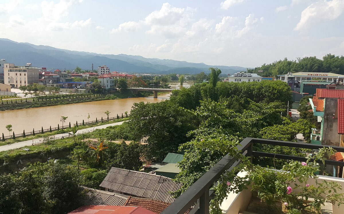 Day 6: Visit Dien Bien Phu Battlefield
