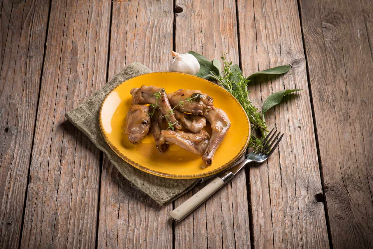 Conejo al Ajillo - Receta Mediterránea
