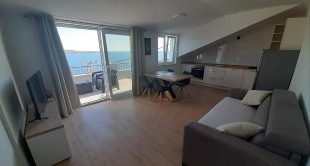 Apartments Zavala Beach