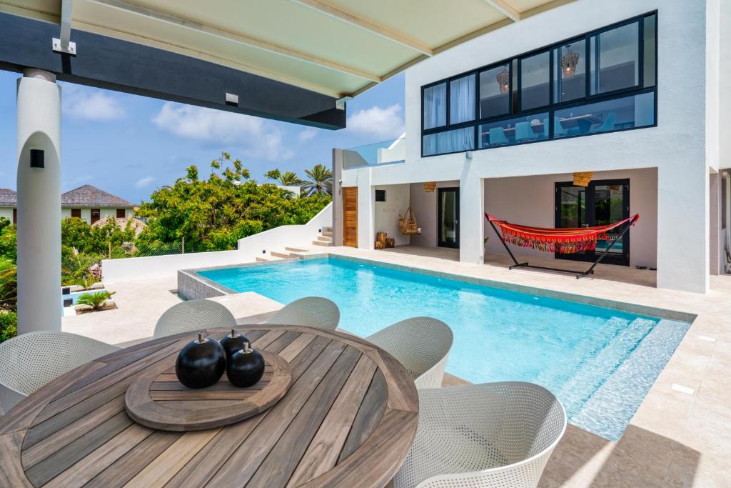 Villa Coastal Bliss