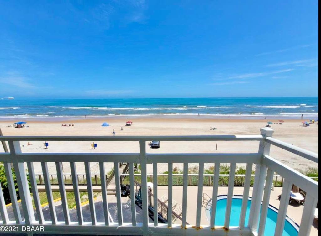 5. Beachfront Bliss Hotel