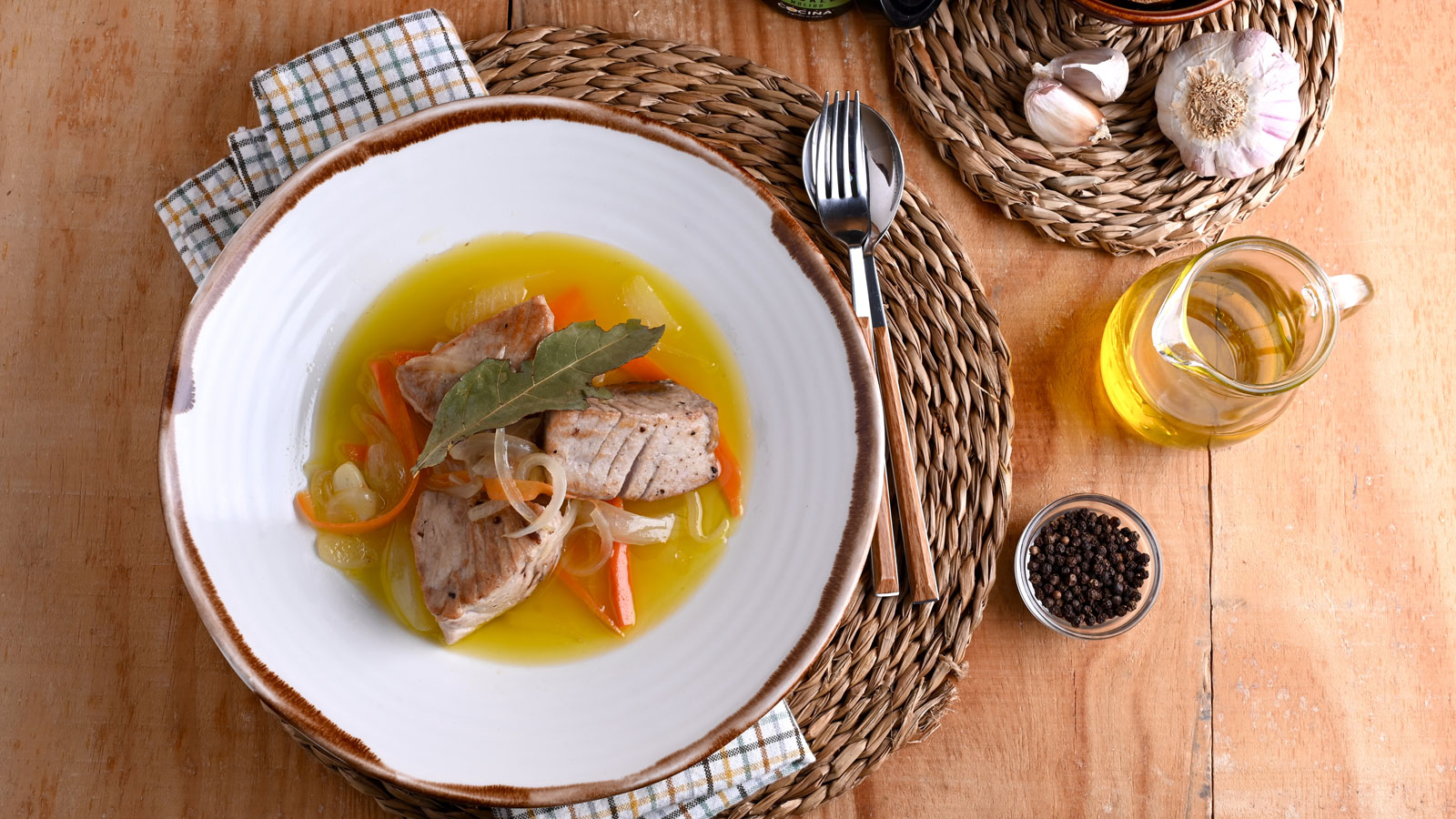 Receta fácil de Bonito en escabeche - Canal de Cocina Casera