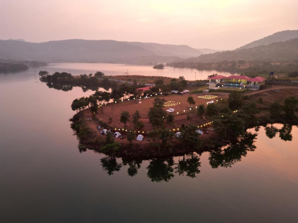 Nirvana Lakeside Resort