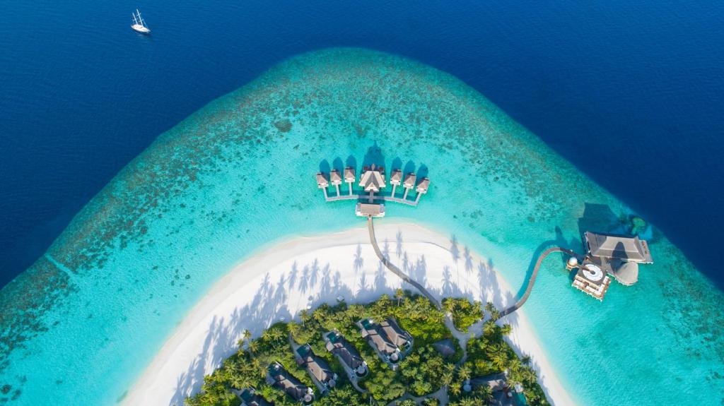 10. Anantara Kihavah Maldives Villas